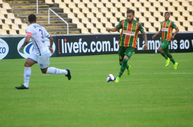 Sampaio leva gol no fim e empata com Confiança pela Copa do Nordeste