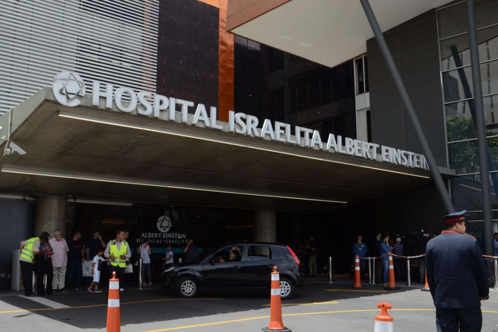 Cirurgia do presidente Jair Bolsonaro termina com êxito