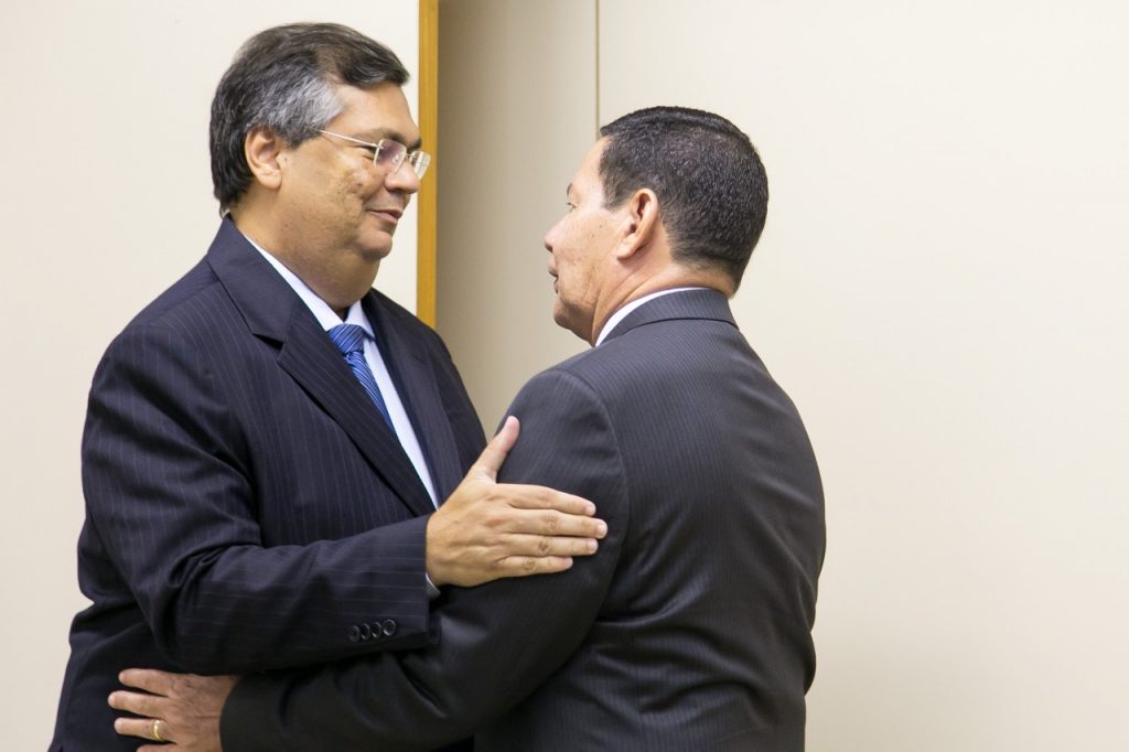 Flávio Dino visita gabinete do General Mourão em Brasília