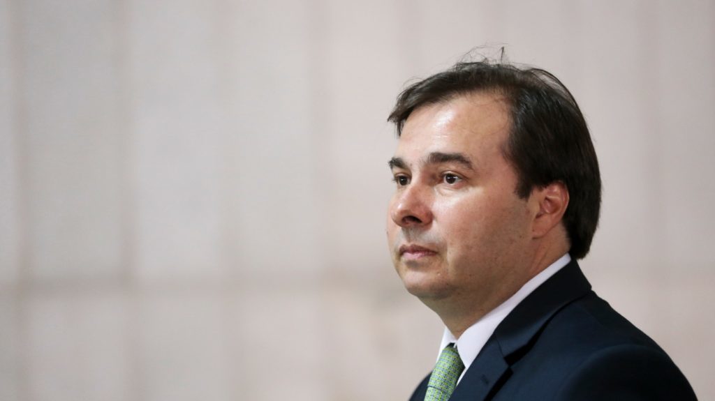 Rodrigo Maia descarta retorno das atividades presenciais na Câmara