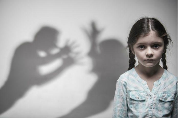 Campanha de prevenção à violência doméstica pode ser obrigatória em escolas