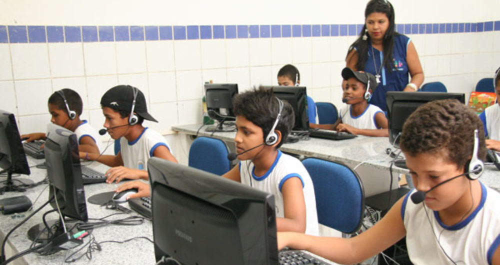 Governo prevê internet em 100% das escolas urbanas em 2020