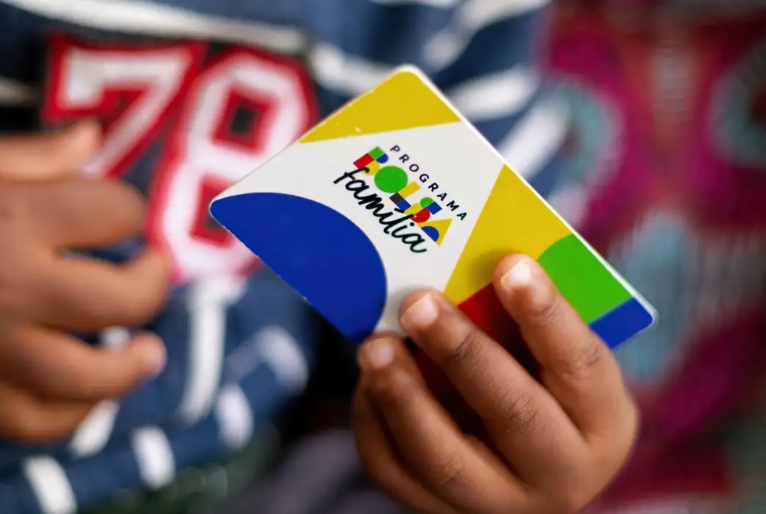 Bolsa Família 2025: Caixa Econômica paga beneficiários com NIS de final 0 nesta segunda (31)
