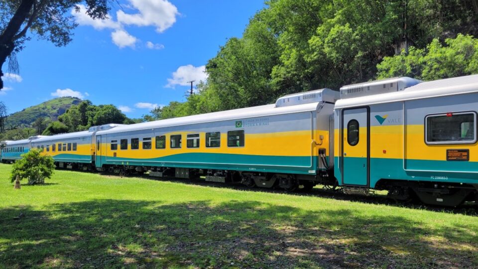 Vale suspende viagens do trem de passageiros nesta segunda e terça-feira
