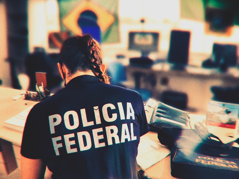 Funcionários dos Correios são afastados por desviarem celulares da empresa