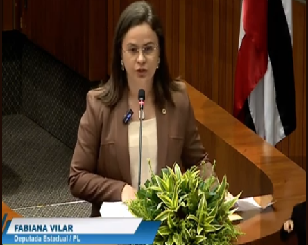 Deputada cobra presidente da assembleia por cassação de mandato de colega