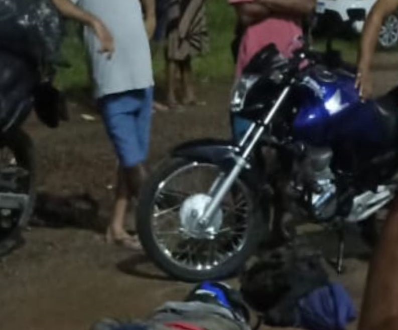 Motociclista tenta desviar de pedestre e acaba morrendo em grave acidente