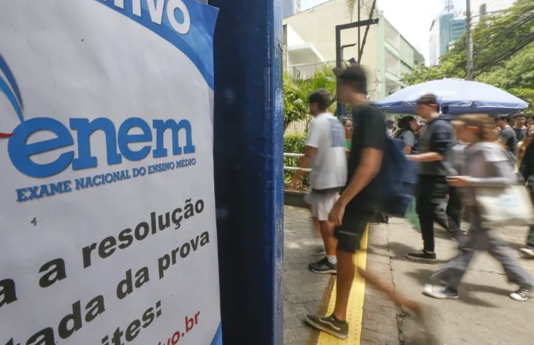 Enem: candidato deve justificar ausência em 2024 para ter isenção