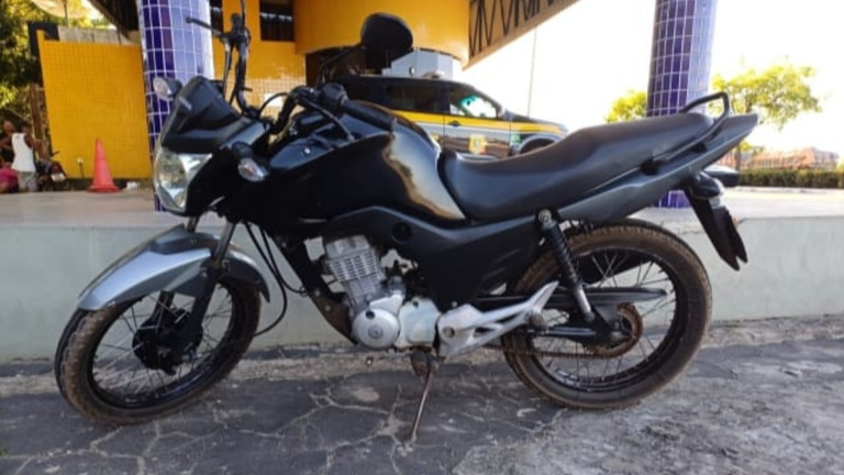 PRF recupera motocicleta roubada momentos após o crime em Caxias