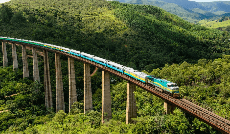 Integrantes do MST interditam Estrada de Ferro Carajás e viagens do trem são suspensas até sexta