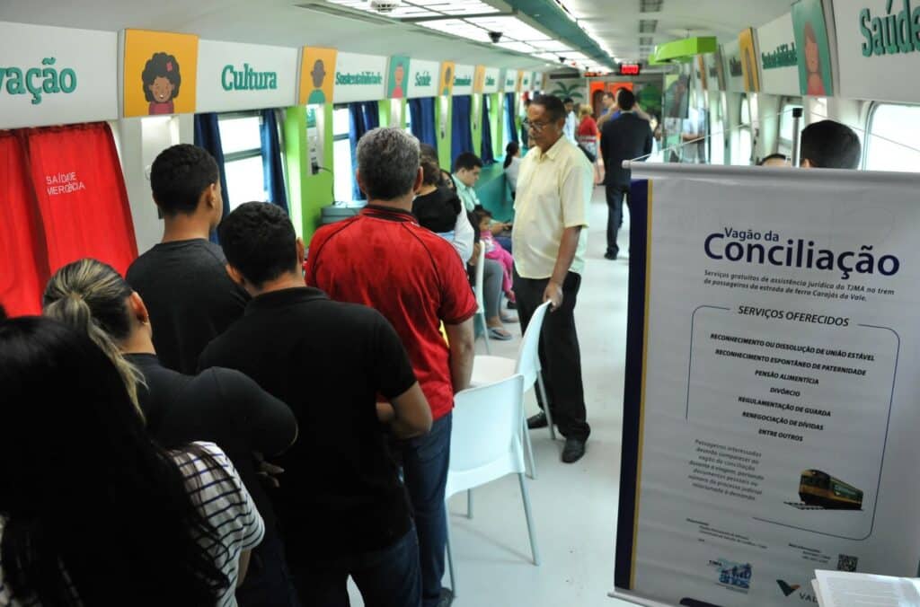 Vagão da Conciliação soluciona conflitos durante viagem de trem na Estrada de Ferro Carajás