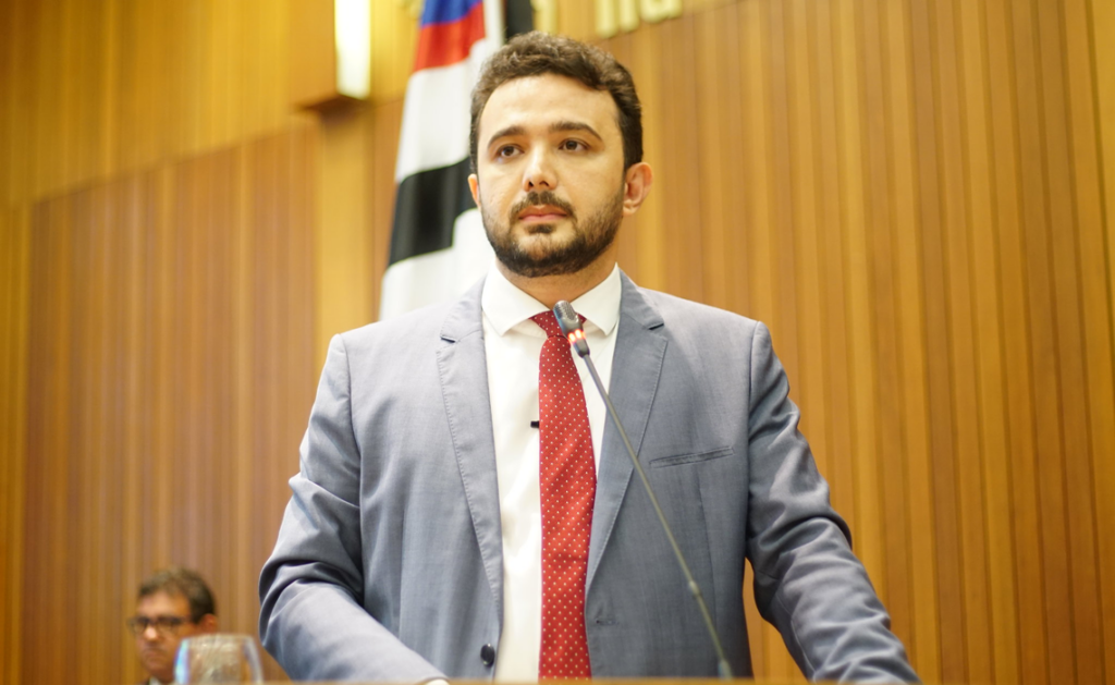 Em novo embate, deputado estadual chama colegas de “canibais” e os desafia a assinarem denúncia na PGR