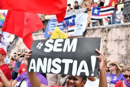 Em São Luís, ato nas ruas defende punição para crimes contra a democracia