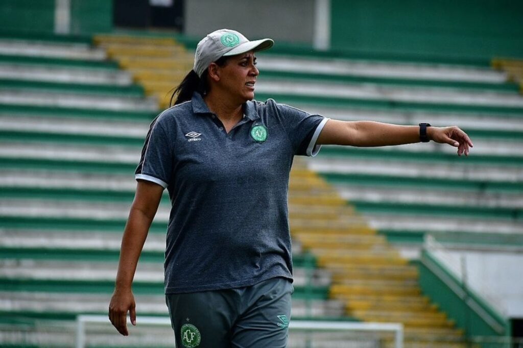 Nívia de Lima quebra barreira com primeira vitória feminina na Copa São Paulo