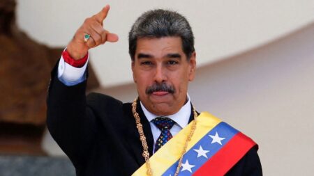 EUA anunciam operação militar e captura de Maduro
