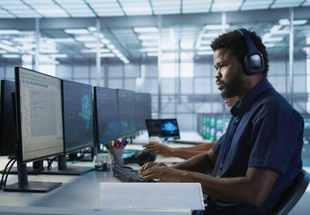 Da sala de aula ao mercado: a alta demanda por profissionais de tecnologia no Brasil