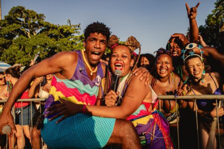 Bia Mar comanda multidão de 30 mil no carnaval do Rio e dá salto para o Sudeste