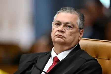 Voto de Dino no STF restringe Lei da Anistia para crimes permanentes da ditadura