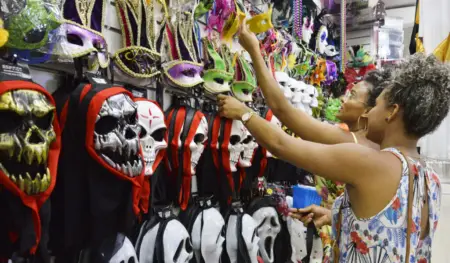 Carnaval em São Luís: o que abre e o que fecha no comércio