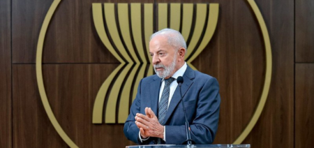 Pesquisa Atlas/Bloomberg mostra Lula competitivo em 2026 e mantém polarização como eixo central da disputa