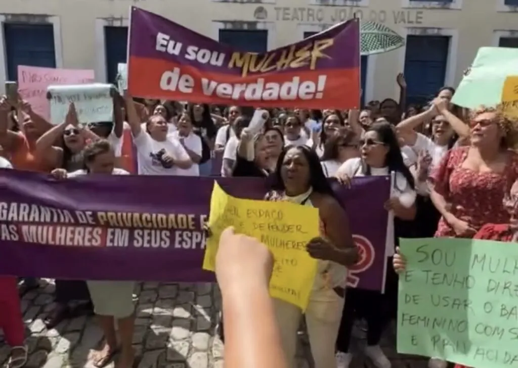 Justiça dá cinco dias para Câmara de São Luís se manifestar sobre lei que proíbe mulheres trans em banheiros femininos