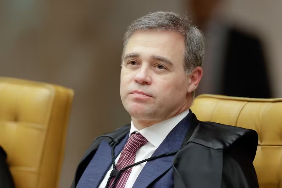 Ministro Mendonça se reúne com PF nesta sexta após vazamento de conversas de Flávio Bolsonaro