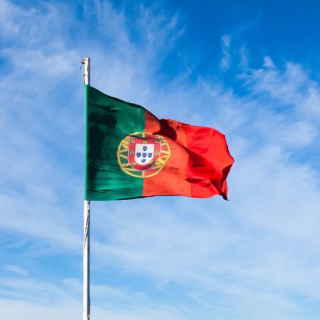 Nova lei de nacionalidade em Portugal endurece regras para imigrantes e brasileiros