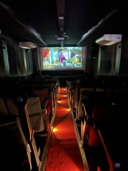 Graça Aranha, no Maranhão, recebe carreta com cinema gratuito