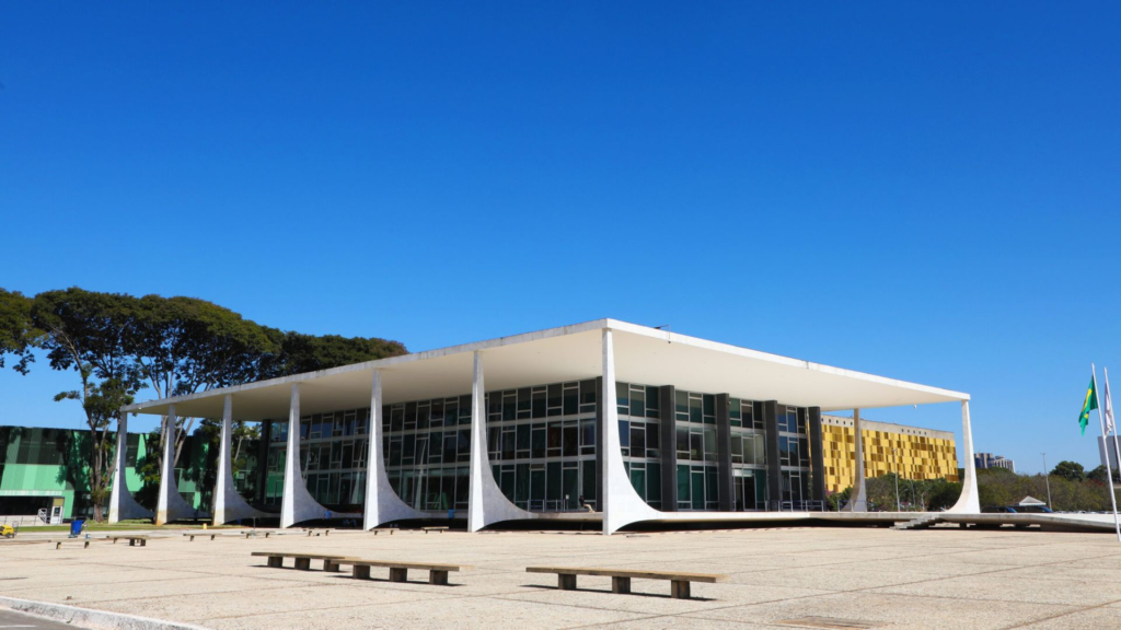 STF extingue aposentadoria compulsória para juízes condenados por faltas graves