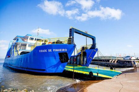 Manutenção de ferries cancela travessias entre São Luís e Cujupe nesta semana