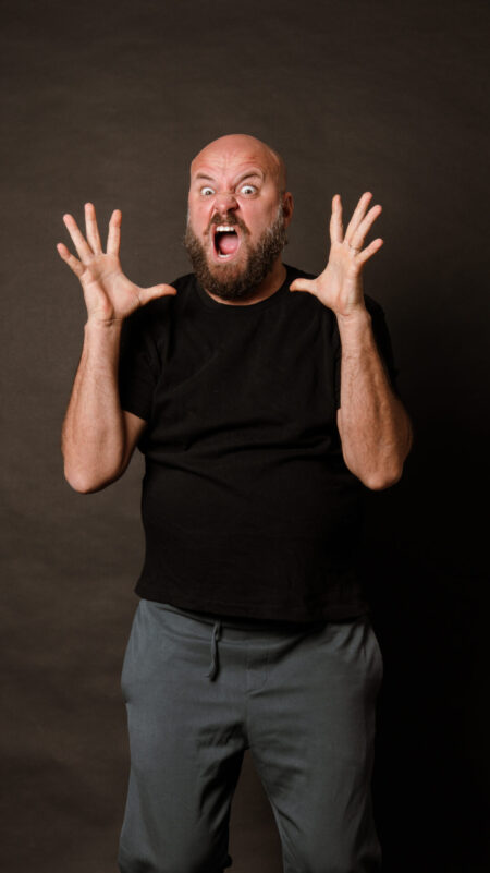 Quinta com humor – Teatro Sesc apresenta espetáculo com Paulinho Serra nesta quinta-feira (20)