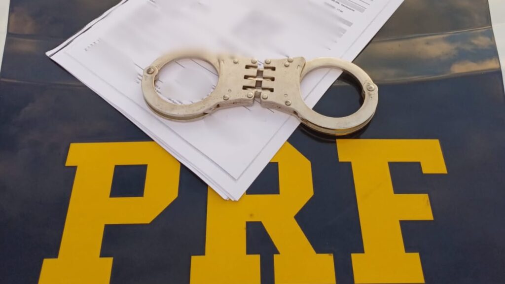 PRF prende homem com mandado de prisão por homicídio durante fiscalização em Nova Olinda do Maranhão