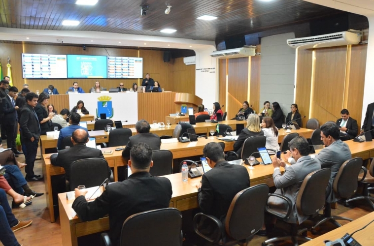 Câmara de São Luís convoca sessão extraordinária para decidir futuro de 13 vetos do Executivo