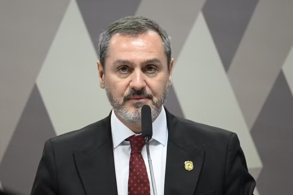 Decisão de Flávio Dino anula afastamento de diretor-geral da PF e chefe de inteligência