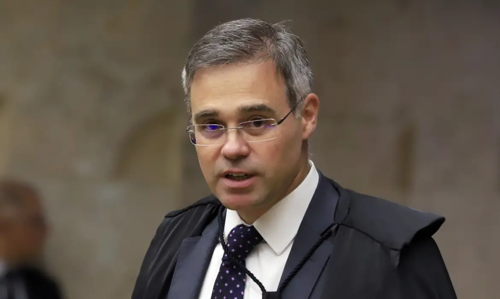 Mendonça homologa delação de operador financeiro sobre repasses ao filme Dark Horse