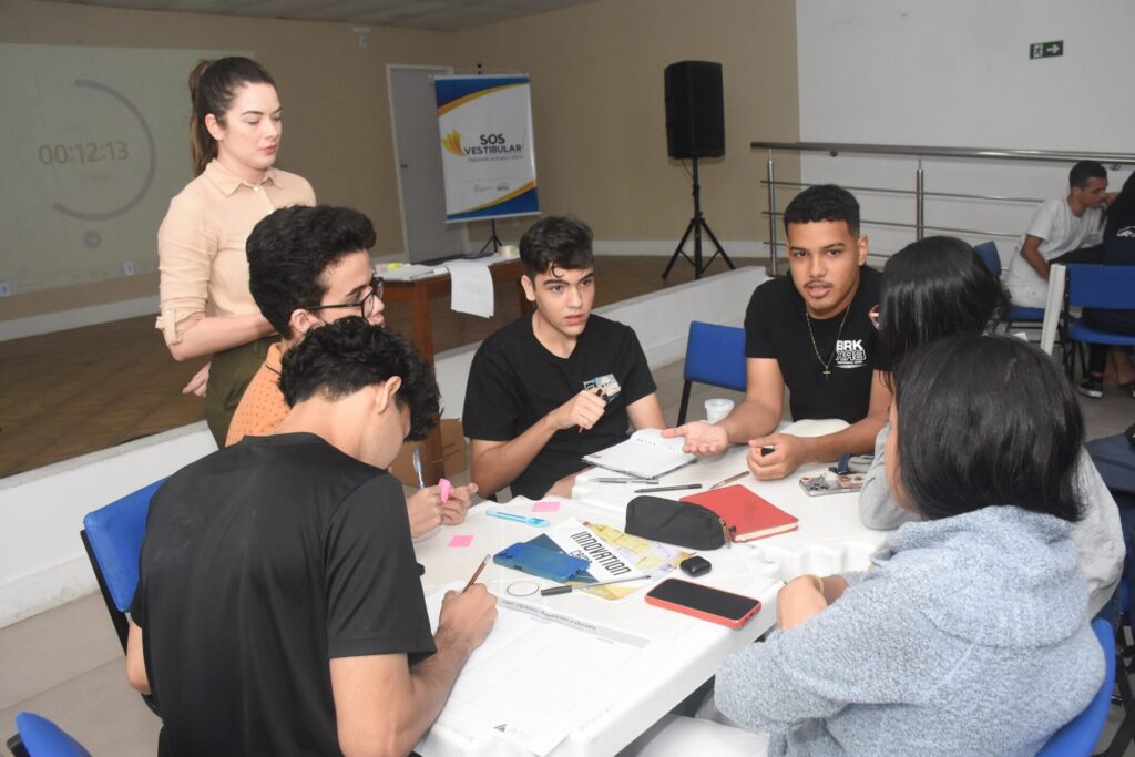 SOS Vestibular inscreverá no período de 5 a 30 de outubro para turmas de 2027
