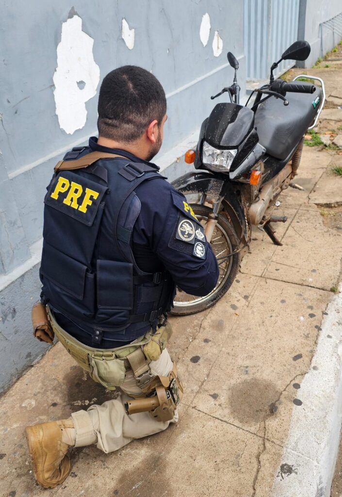 PRF recupera duas motocicletas com registro de roubo/furto durante fiscalizações no Maranhão