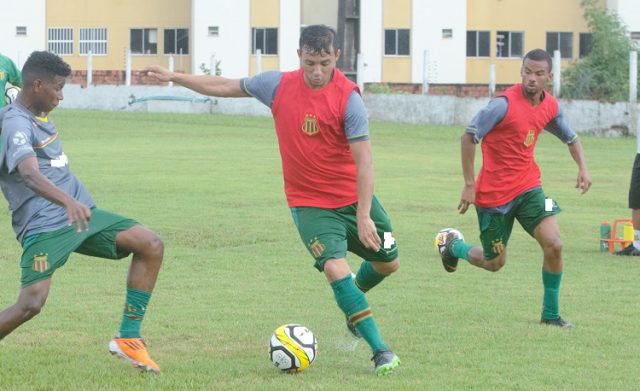 Sampaio deve contar com Ulisses para duelo com Santa Quitéria
