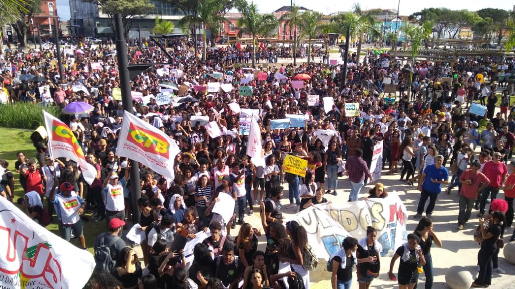 Greve Nacional da Educação continua na Praça Deodoro