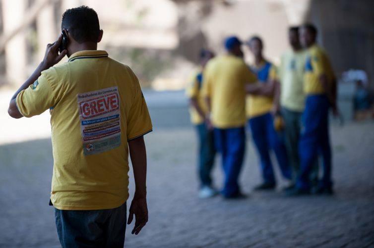 Trabalhadores dos Correios decretam greve nacional por tempo indeterminado