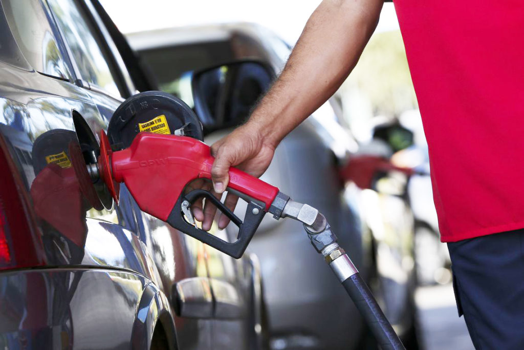 Petrobras sobe gasolina em 3,5% e diesel, em 4,2%