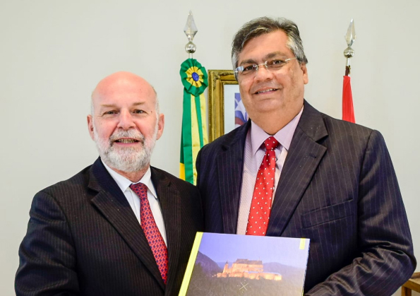 Flávio Dino recebe visita do embaixador de Luxemburgo no Brasil
