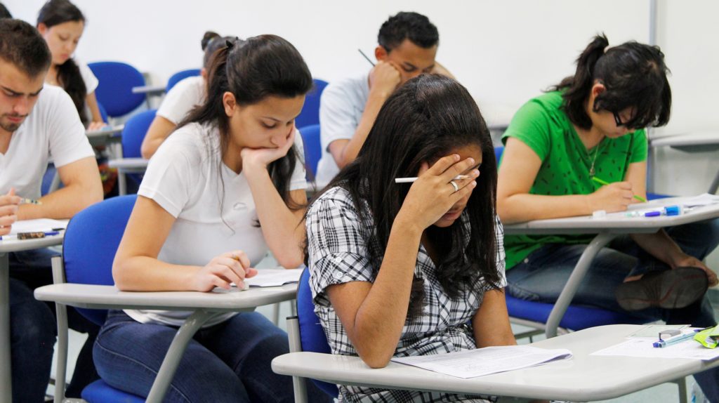 Acesso a nível superior no Brasil é abaixo dos padrões internacionais