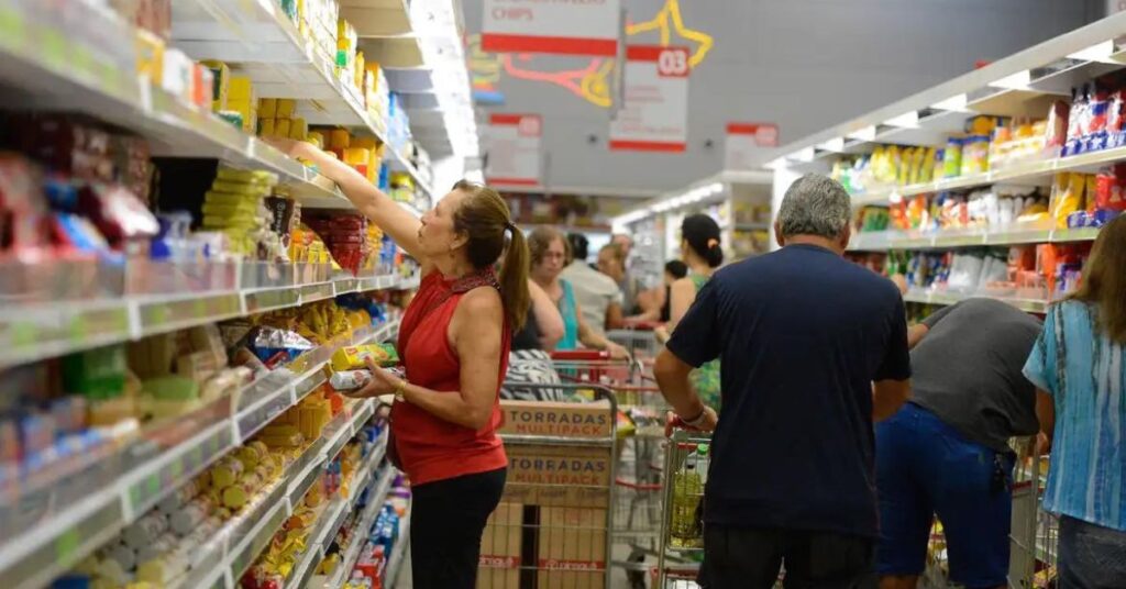 Consumo das famílias da capital marenhense recua em maio após sete altas