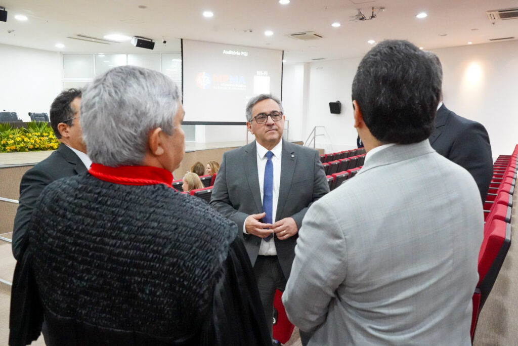 Governo assina acordo e garante reforma de escolas históricas em São Luís