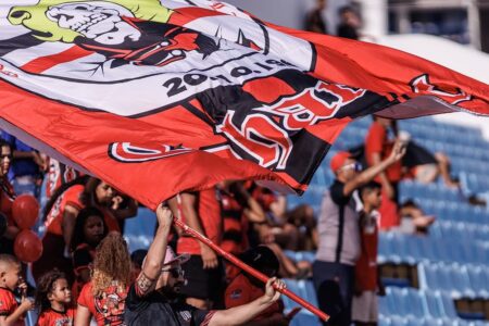 Vice-liderança do Maranhense fica com o Moto Club após vitória no Nhozinho Santos