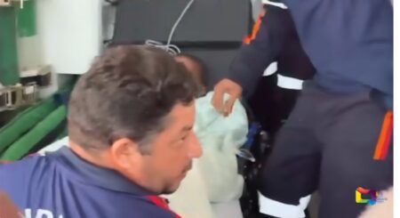 Menino resgatado após 13 dias recebe alta, enquanto primos continuam desaparecidos