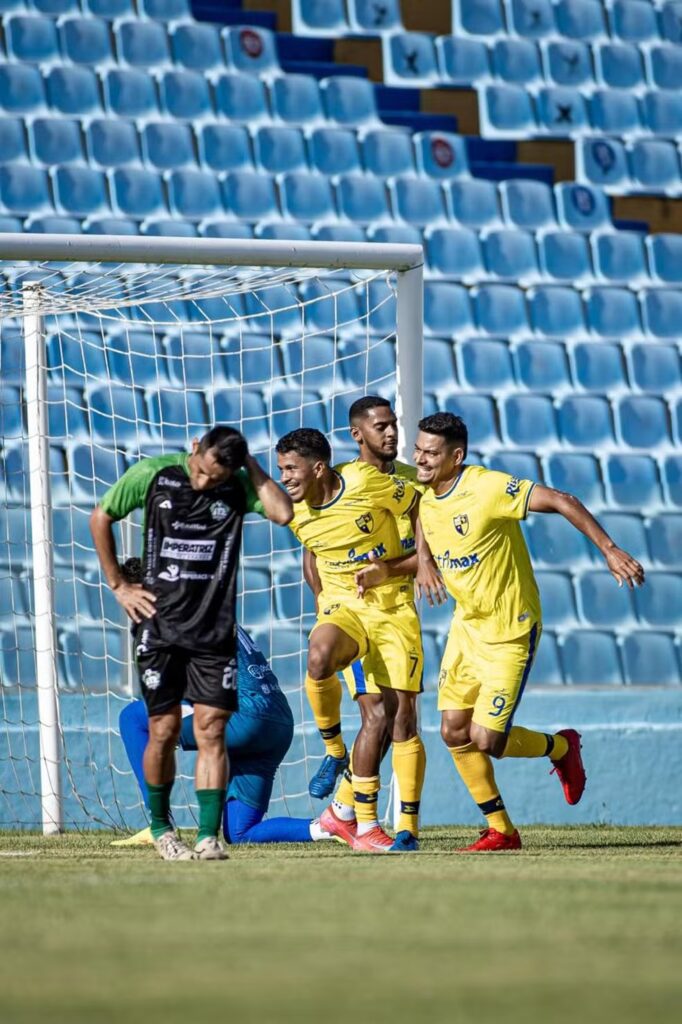 IAPE vence na estreia e assume vice-liderança do Maranhense