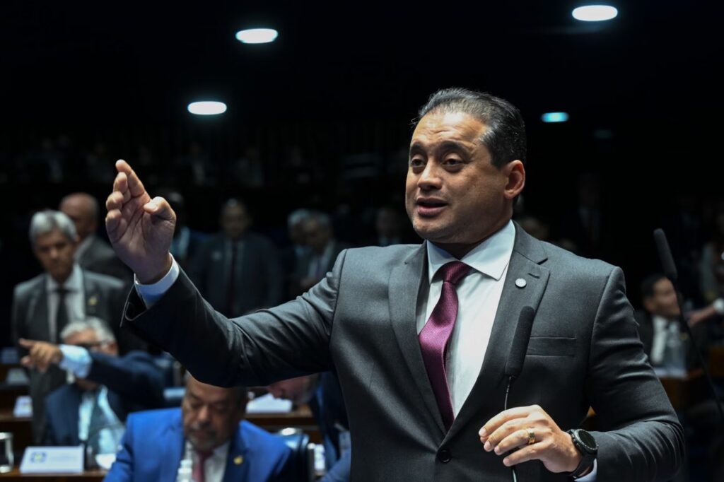 Investigação da PF aponta pagamentos em espécie a assessor de senador Weverton Rocha