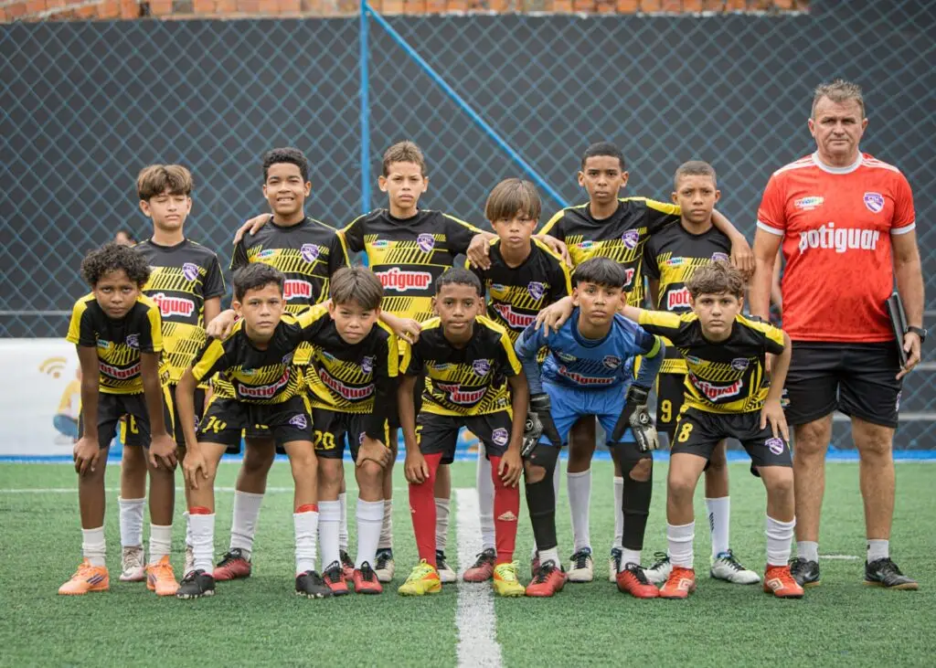 Time Sub 13 da Escolinha de Futebol CTM estreou com empate na Liga de Paço do Lumiar